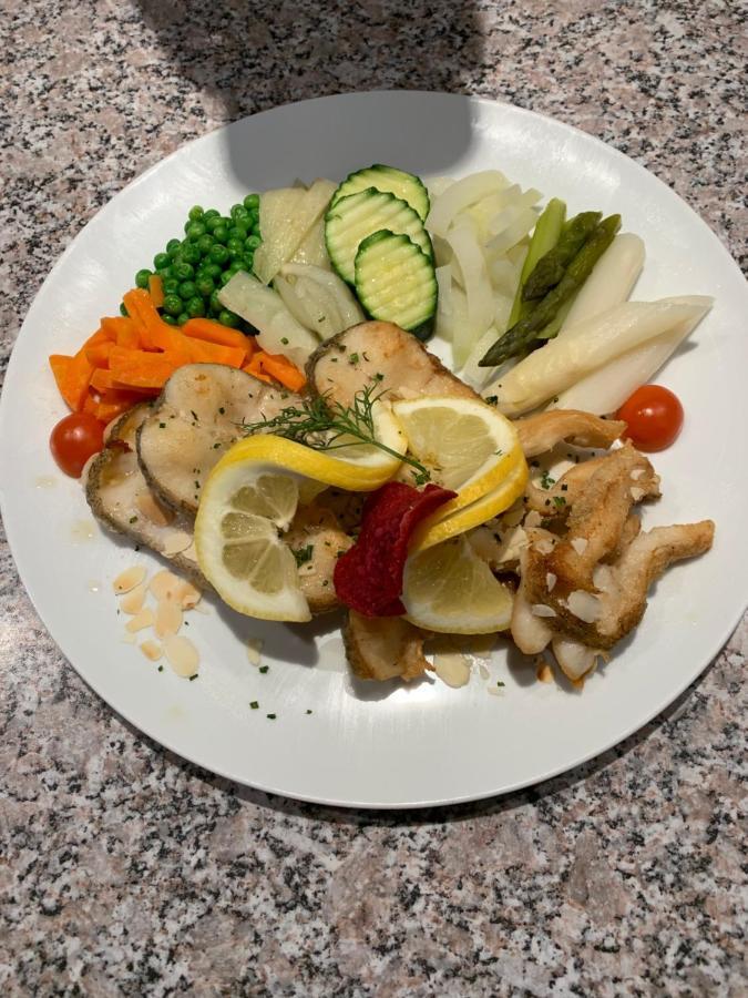Hotel - Restaurant Eierhals Am Aegerisee Oberägeri Екстериор снимка