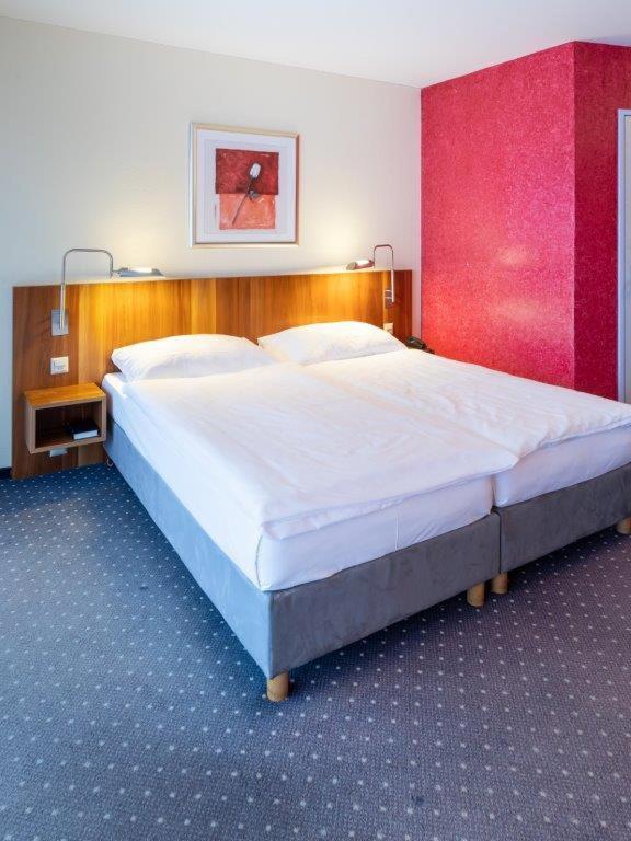 Hotel - Restaurant Eierhals Am Aegerisee Oberägeri Екстериор снимка