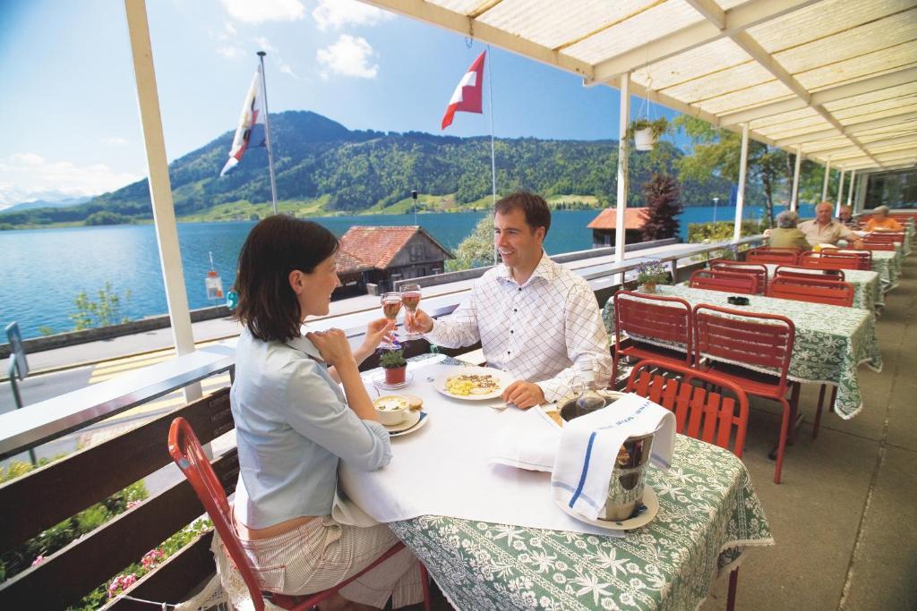 Hotel - Restaurant Eierhals Am Aegerisee Oberägeri Екстериор снимка