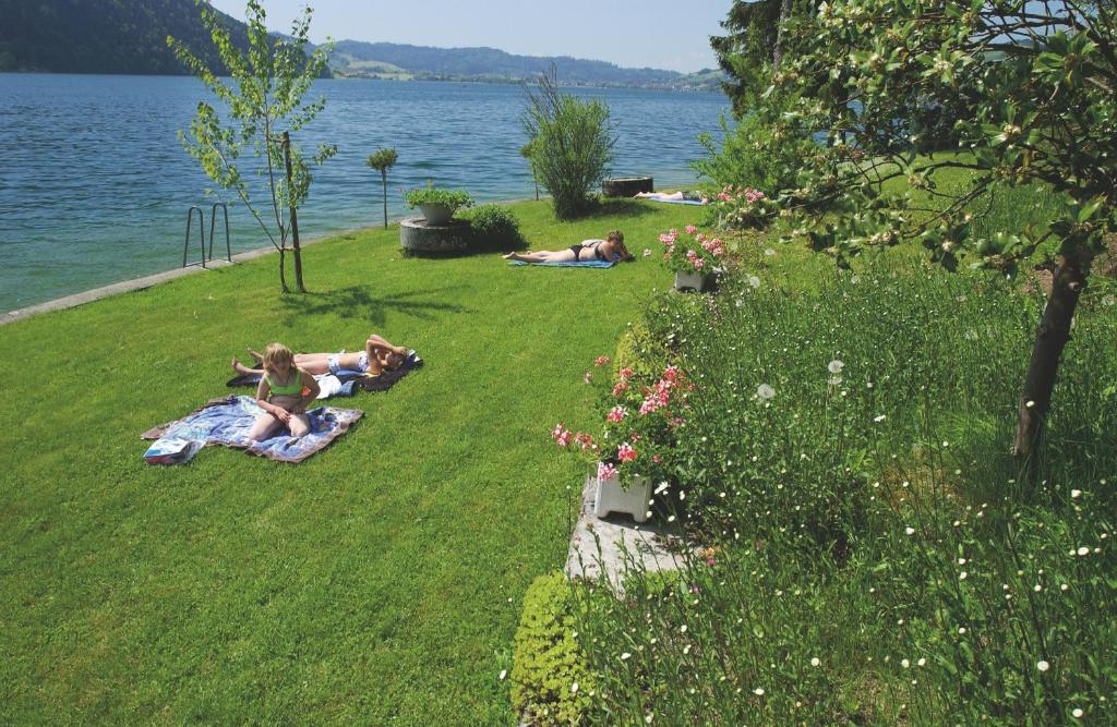 Hotel - Restaurant Eierhals Am Aegerisee Oberägeri Екстериор снимка