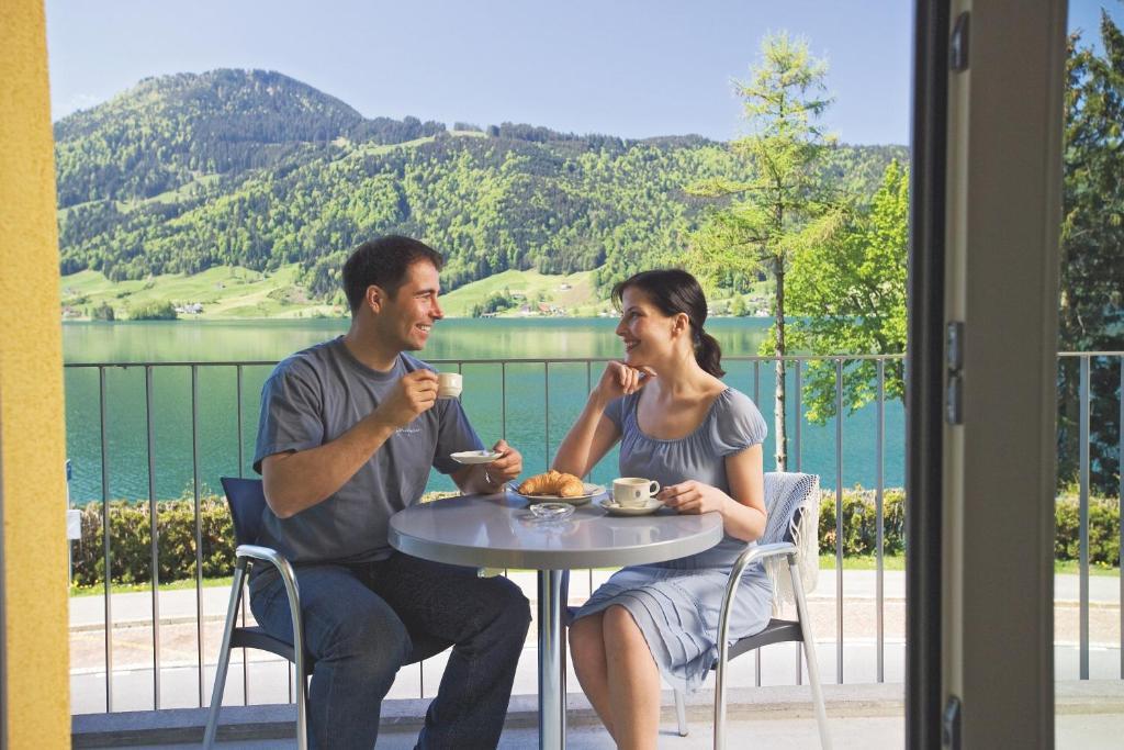 Hotel - Restaurant Eierhals Am Aegerisee Oberägeri Екстериор снимка