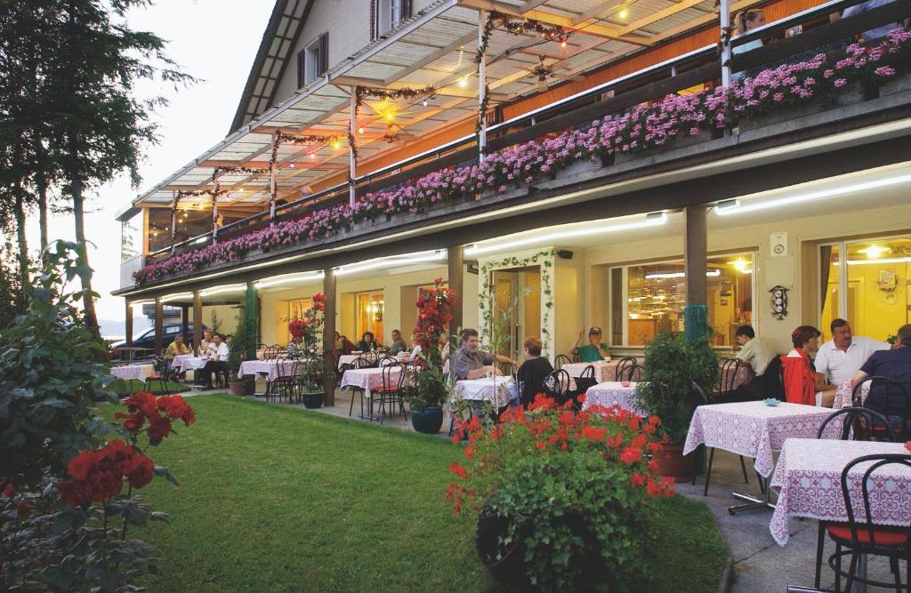 Hotel - Restaurant Eierhals Am Aegerisee Oberägeri Екстериор снимка